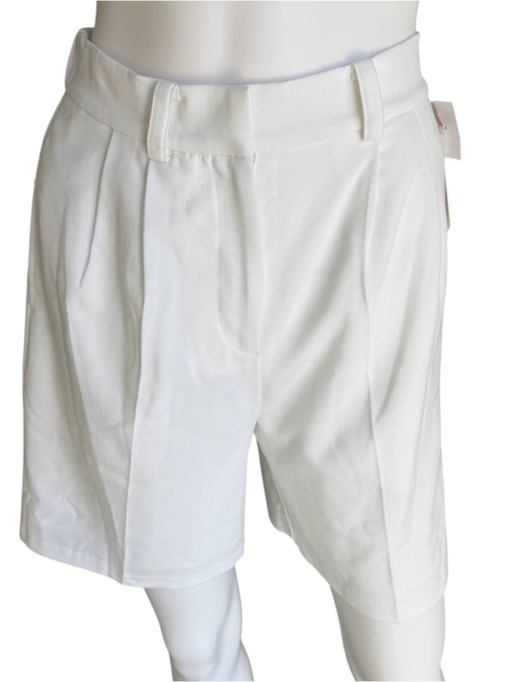Leith White Pleated High-Waist Shorts